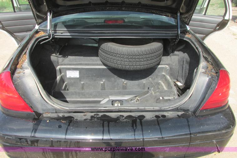 image for item I3491 2009 Ford Crown Victoria Police Interceptor