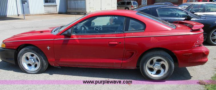 image for item I3522 1995 Ford Mustang