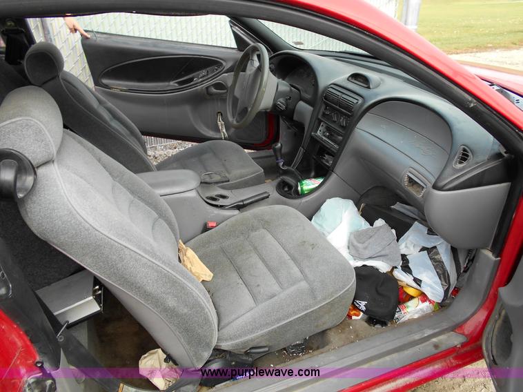 image for item I3522 1995 Ford Mustang