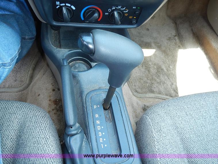 image for item I3537 2002 Chevrolet Cavalier