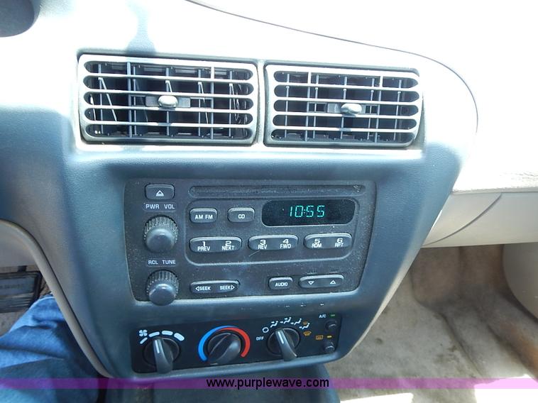 image for item I3537 2002 Chevrolet Cavalier