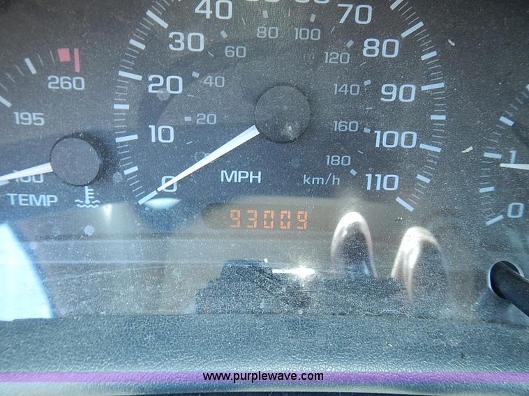 image for item I3537 2002 Chevrolet Cavalier