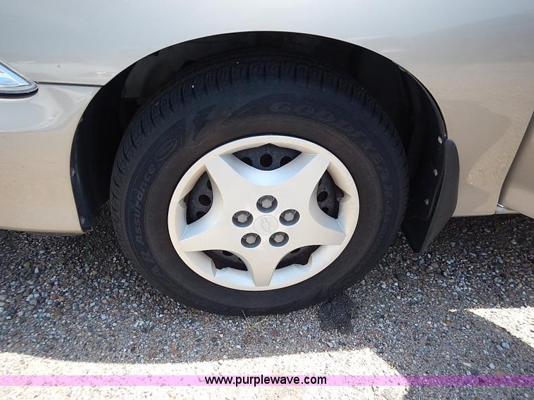 image for item I3537 2002 Chevrolet Cavalier