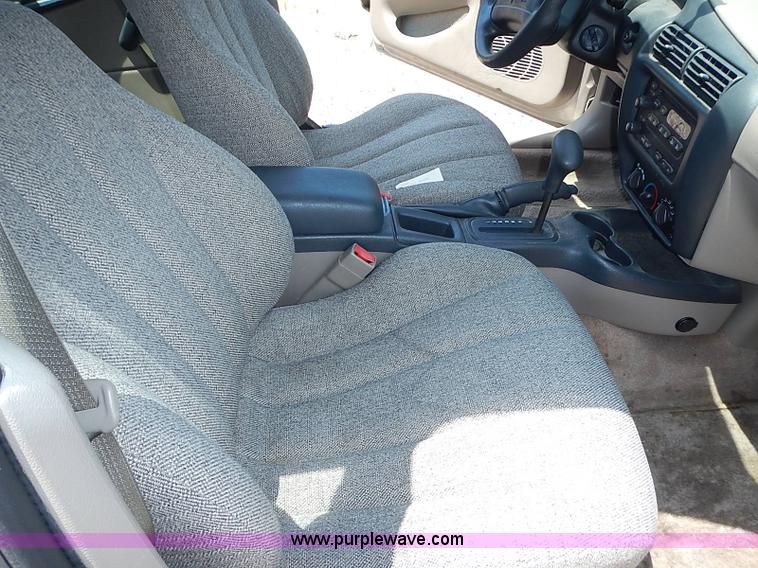 image for item I3537 2002 Chevrolet Cavalier