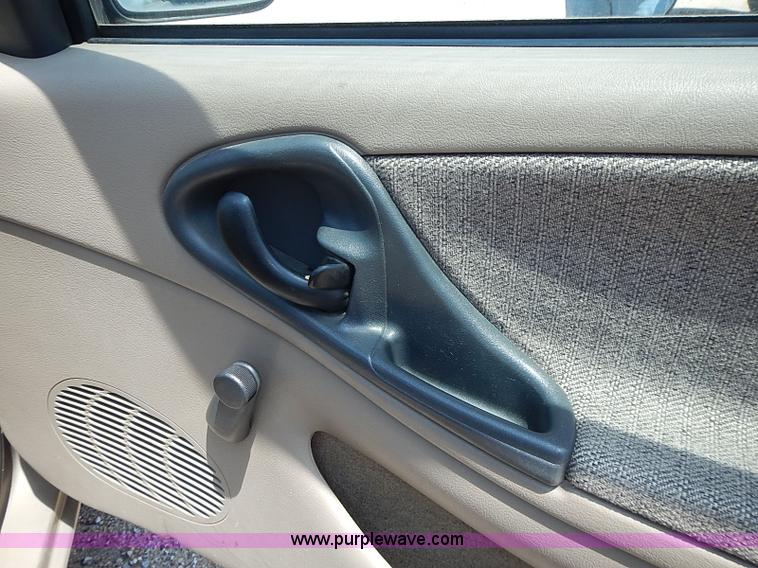 image for item I3537 2002 Chevrolet Cavalier