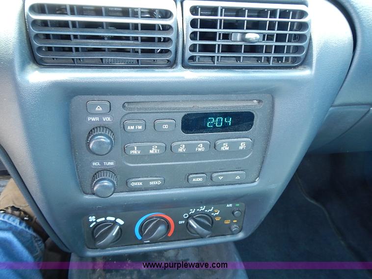 image for item I3538 2002 Chevrolet Cavalier