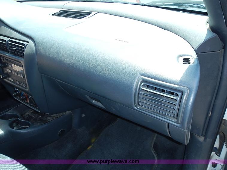 image for item I3538 2002 Chevrolet Cavalier