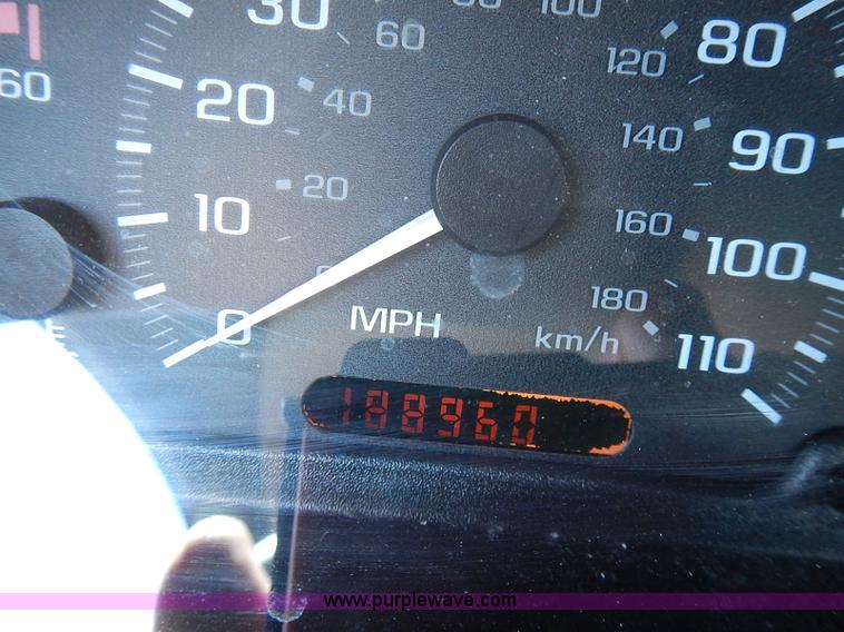 image for item I3539 2002 Chevrolet Cavalier