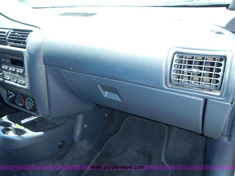 image for item I3539 2002 Chevrolet Cavalier