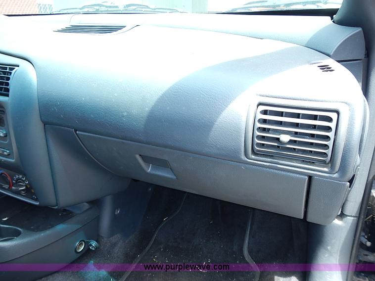 image for item I3541 2002 Chevrolet Cavalier