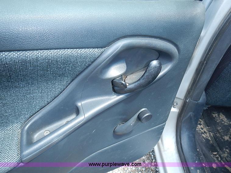 image for item I3542 2002 Chevrolet Cavalier