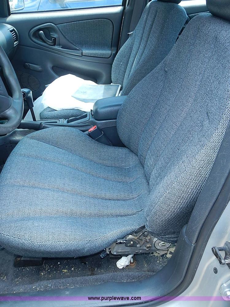 image for item I3542 2002 Chevrolet Cavalier