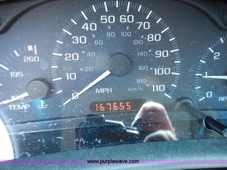 image for item I3542 2002 Chevrolet Cavalier