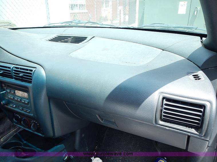 image for item I3542 2002 Chevrolet Cavalier