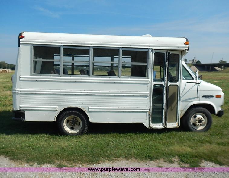 image for item I3544 1991 Chevrolet G30 bus