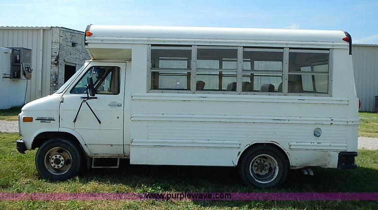 image for item I3544 1991 Chevrolet G30 bus