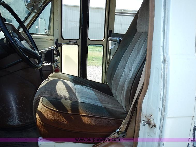 image for item I3544 1991 Chevrolet G30 bus