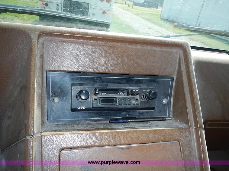image for item I3544 1991 Chevrolet G30 bus