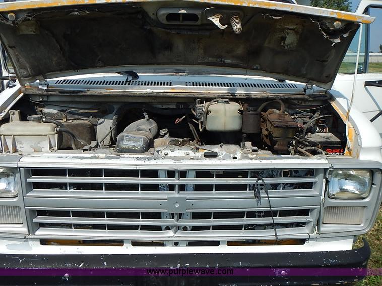 image for item I3544 1991 Chevrolet G30 bus