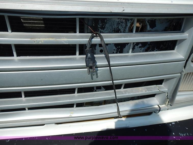 image for item I3544 1991 Chevrolet G30 bus