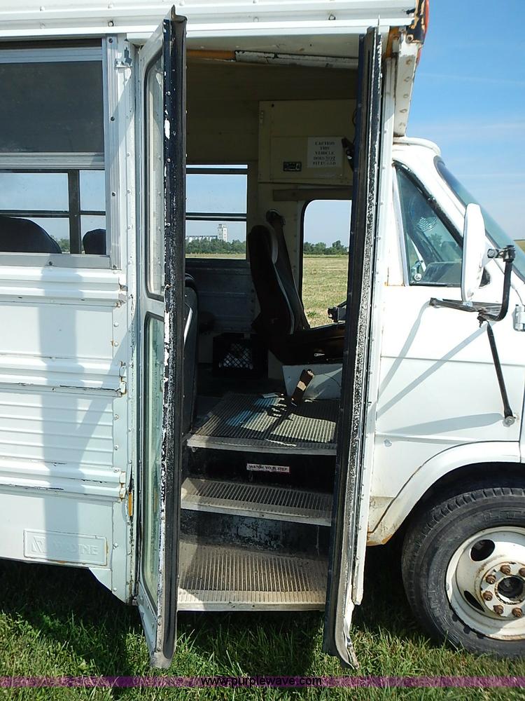 image for item I3544 1991 Chevrolet G30 bus