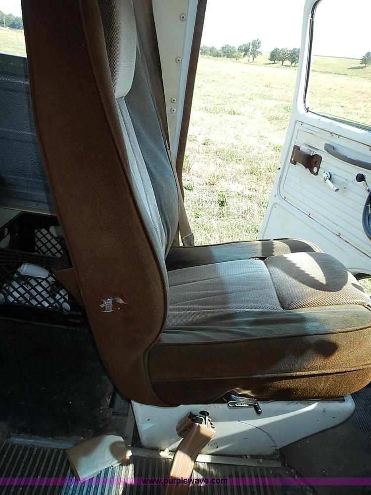 image for item I3544 1991 Chevrolet G30 bus