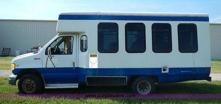 image for item I3545 1997 Ford Econoline E350 bus