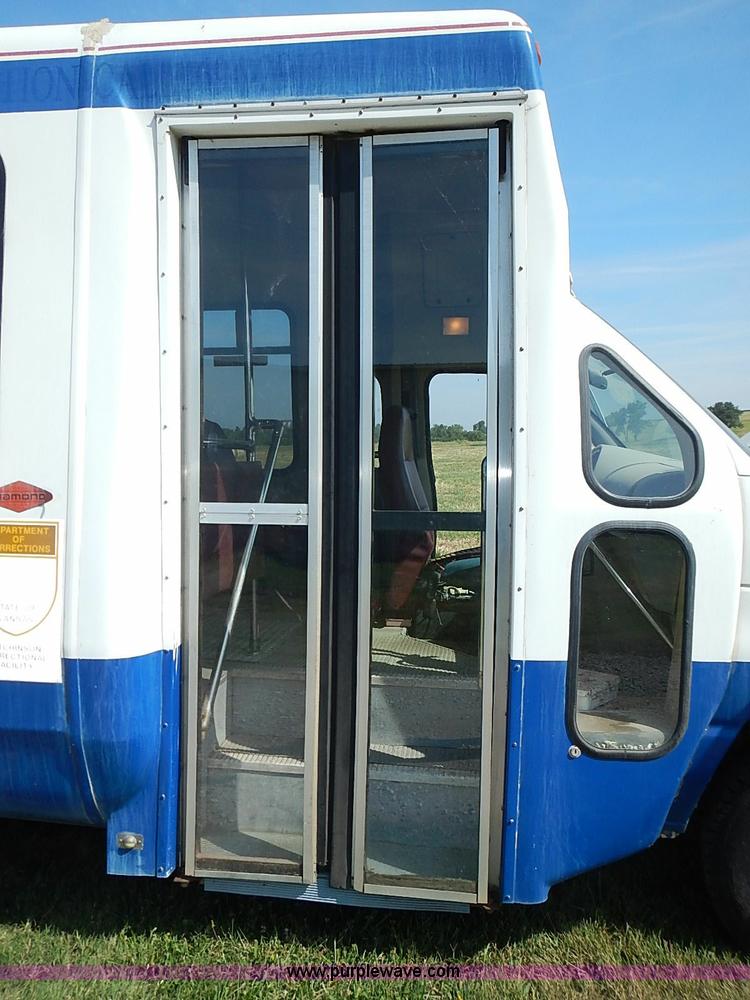 image for item I3545 1997 Ford Econoline E350 bus