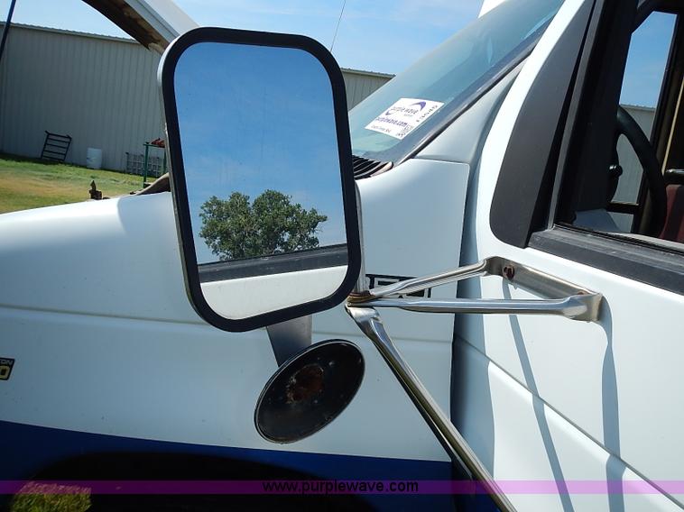 image for item I3545 1997 Ford Econoline E350 bus