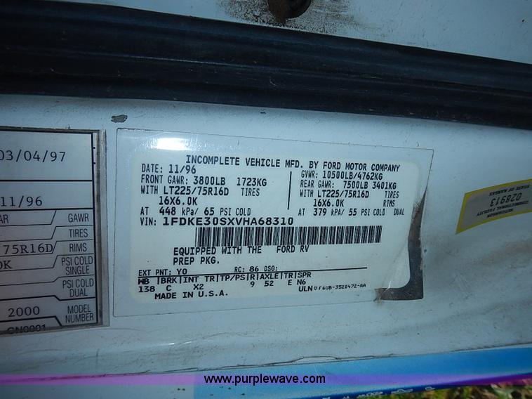 image for item I3545 1997 Ford Econoline E350 bus