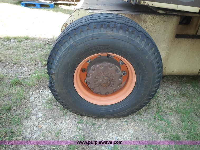 image for item I3547 1985 JLG 60HTR boom lift