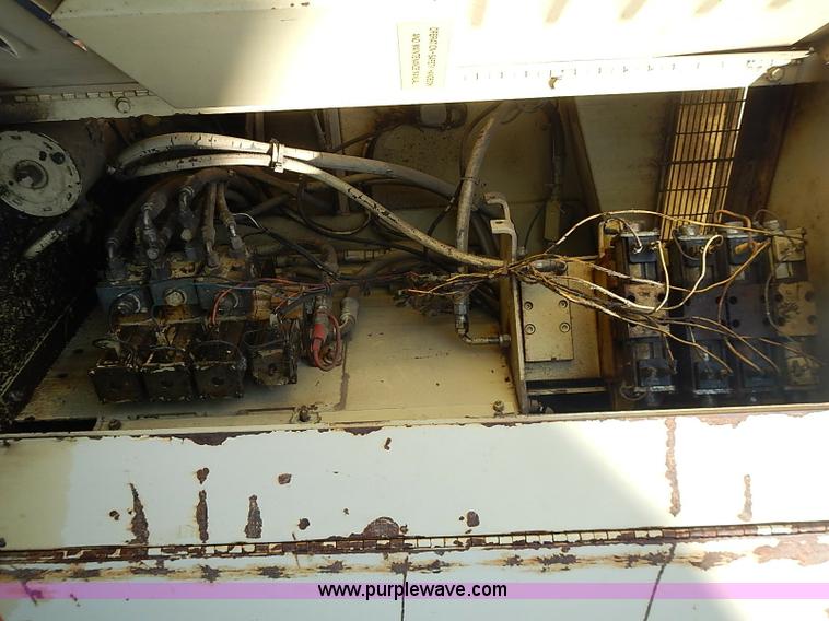 image for item I3547 1985 JLG 60HTR boom lift