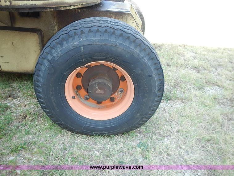 image for item I3547 1985 JLG 60HTR boom lift