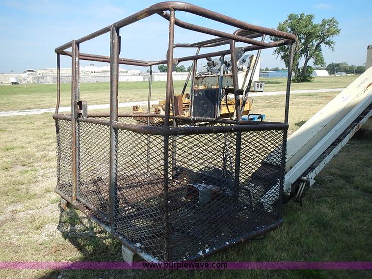 image for item I3547 1985 JLG 60HTR boom lift