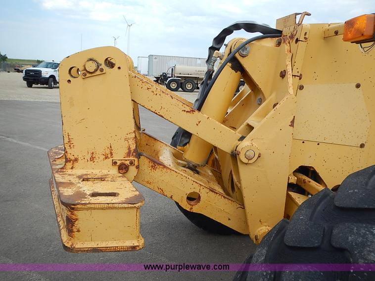 image for item I3553 1995 John Deere 770BH articulated motor grader