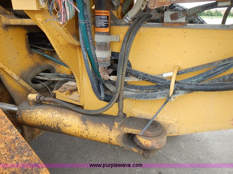 image for item I3553 1995 John Deere 770BH articulated motor grader