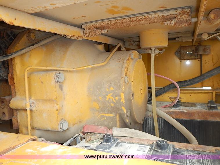 image for item I3553 1995 John Deere 770BH articulated motor grader