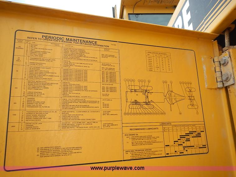 image for item I3553 1995 John Deere 770BH articulated motor grader