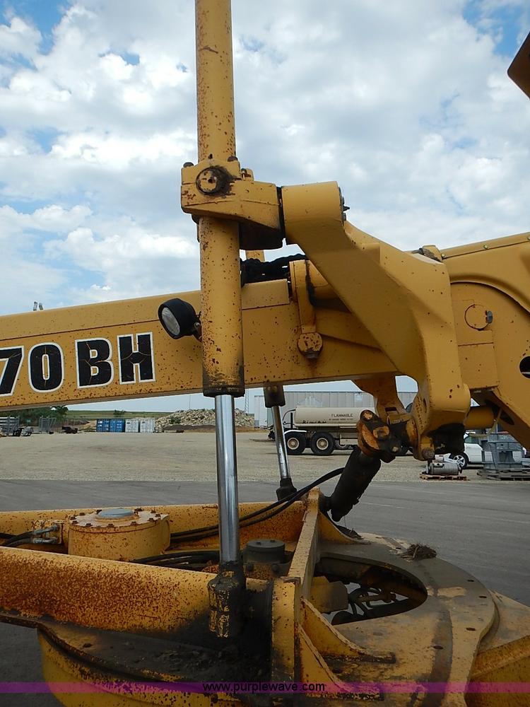 image for item I3553 1995 John Deere 770BH articulated motor grader