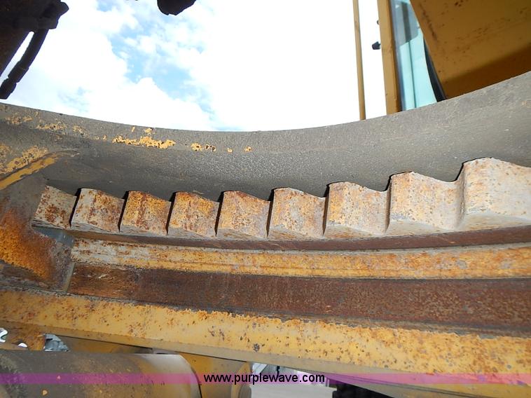 image for item I3553 1995 John Deere 770BH articulated motor grader