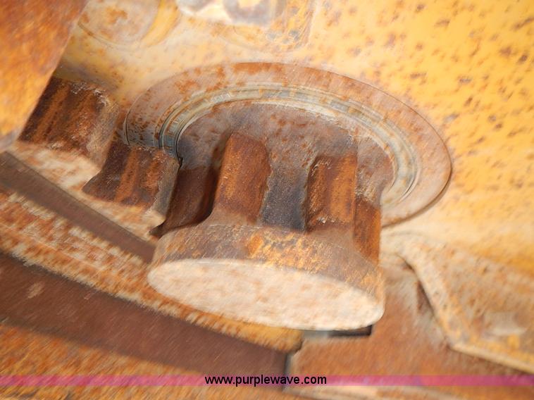 image for item I3553 1995 John Deere 770BH articulated motor grader