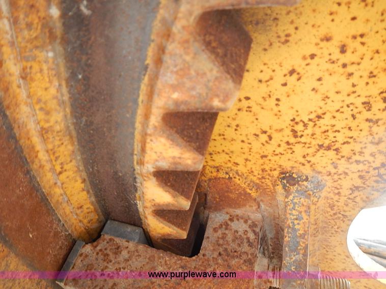 image for item I3553 1995 John Deere 770BH articulated motor grader