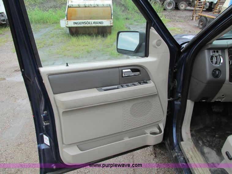 image for item I4133 2009 Ford Expedition XLT SUV