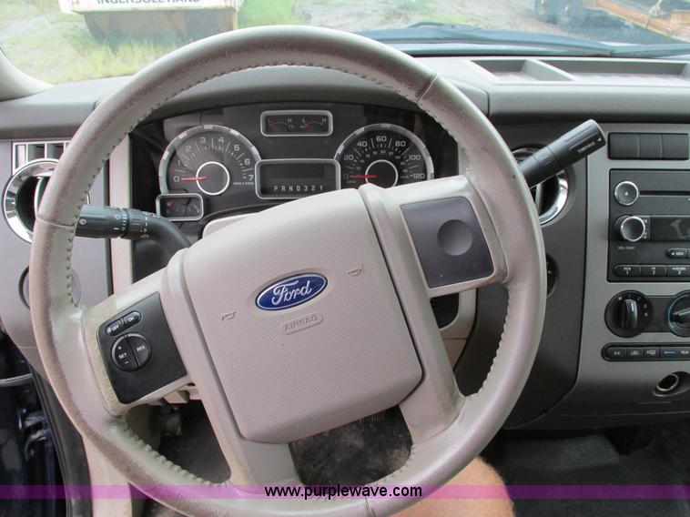 image for item I4133 2009 Ford Expedition XLT SUV