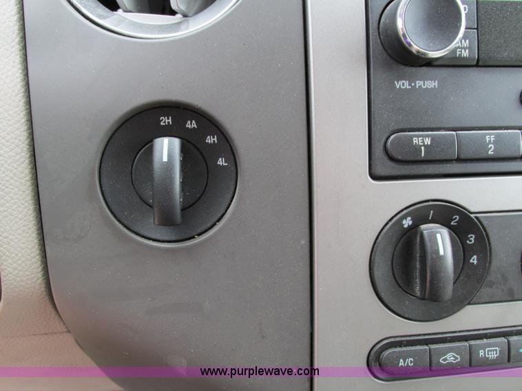 image for item I4133 2009 Ford Expedition XLT SUV