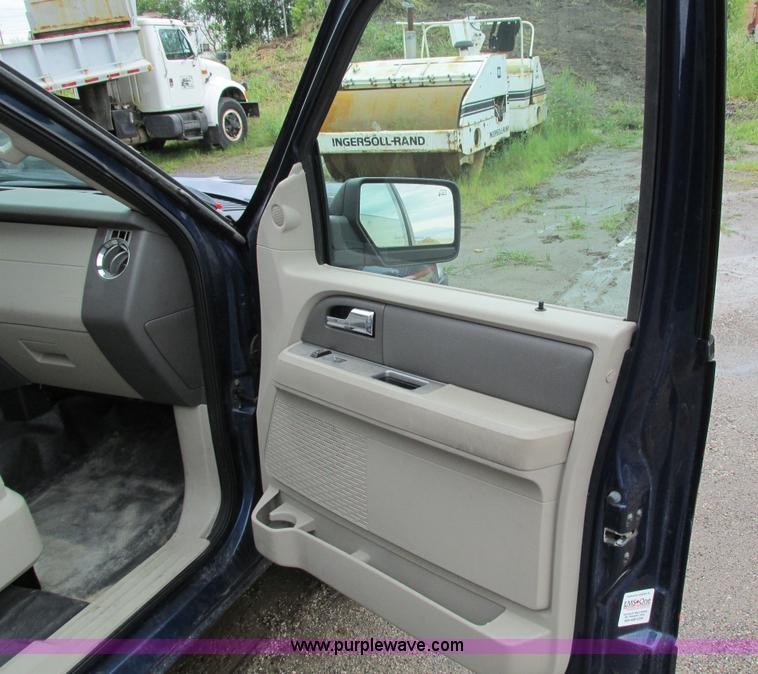 image for item I4133 2009 Ford Expedition XLT SUV