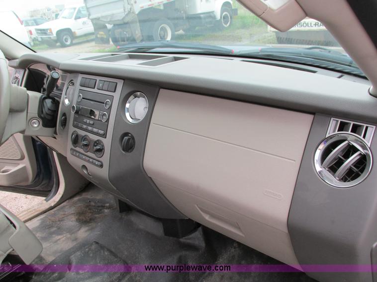 image for item I4133 2009 Ford Expedition XLT SUV