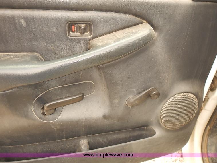 image for item I5491 1999 Chevrolet Silverado 1500 pickup truck