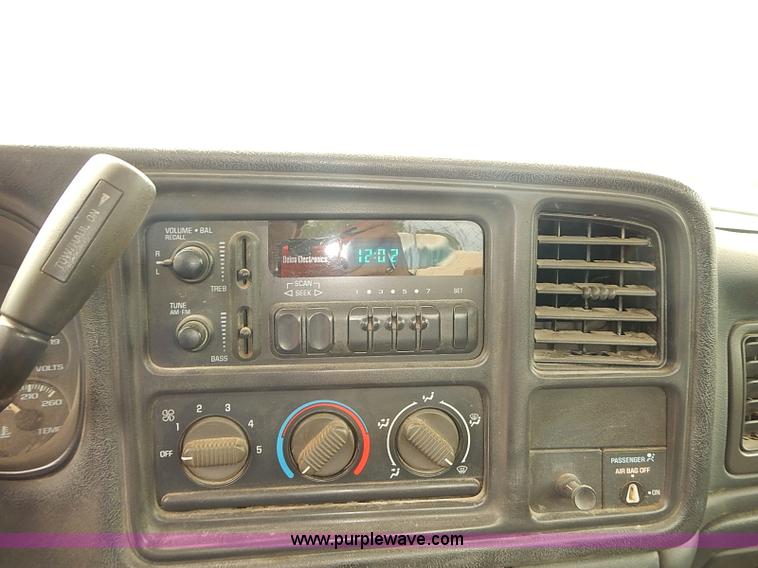 image for item I5491 1999 Chevrolet Silverado 1500 pickup truck