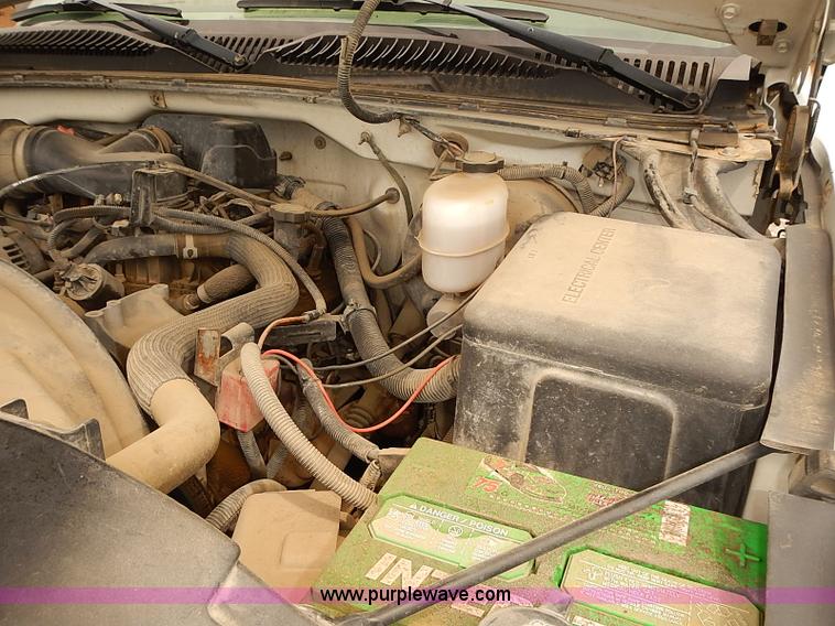 image for item I5491 1999 Chevrolet Silverado 1500 pickup truck